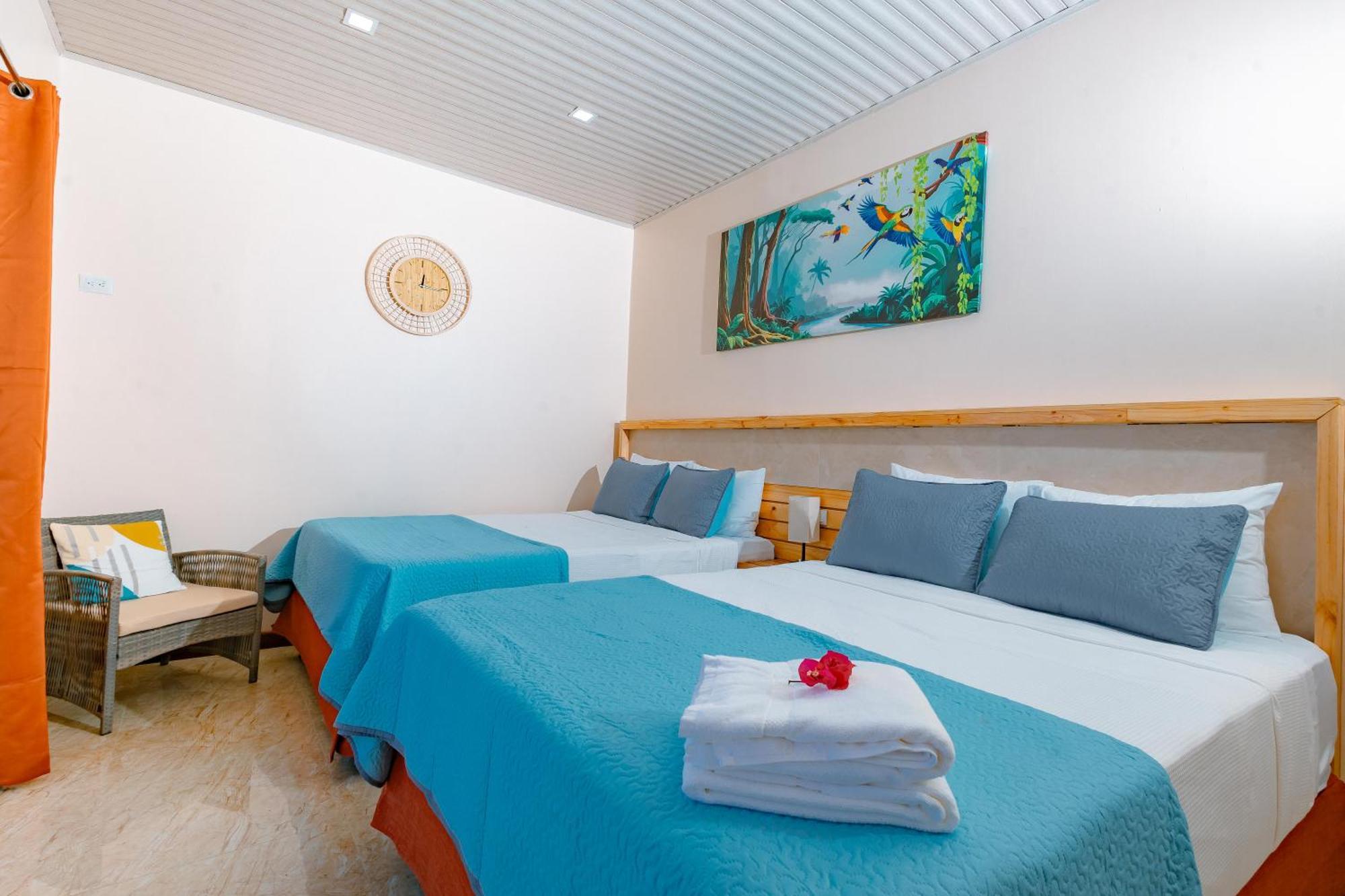 Mountain Top Park Hotel Quepos Ngoại thất bức ảnh