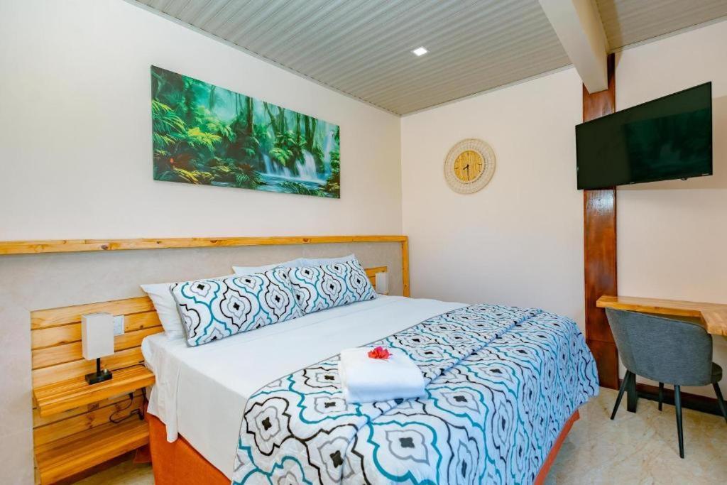 Mountain Top Park Hotel Quepos Ngoại thất bức ảnh
